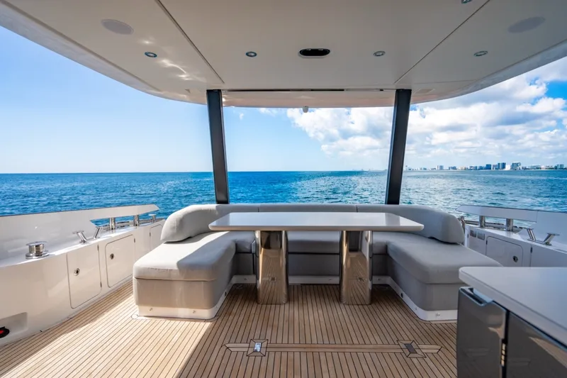 Slide: The Image of Azimut Fly 68 2023 - 2