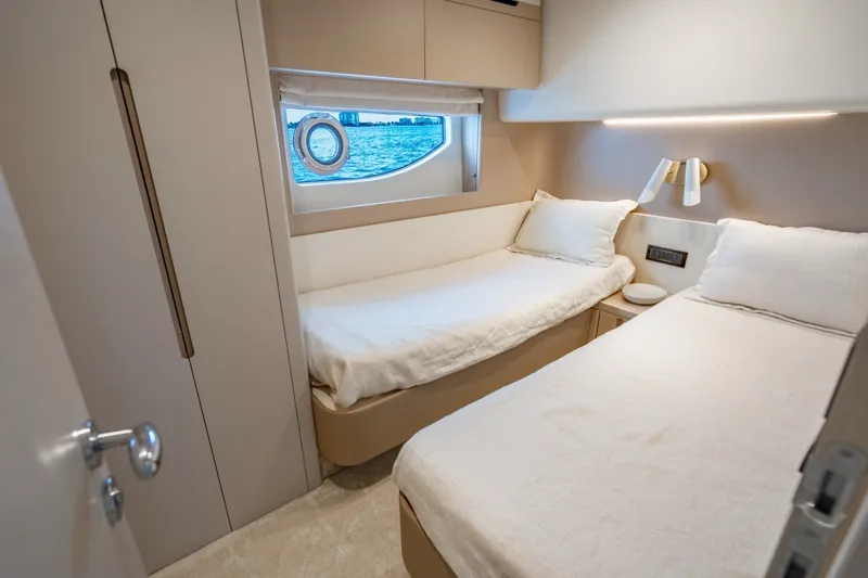 Slide: The Image of Azimut Fly 68 2023 - 21