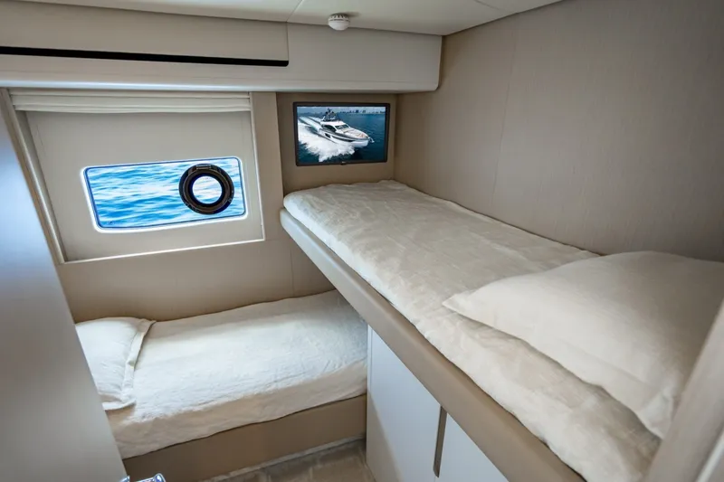 Slide: The Image of Azimut Fly 68 2023 - 23
