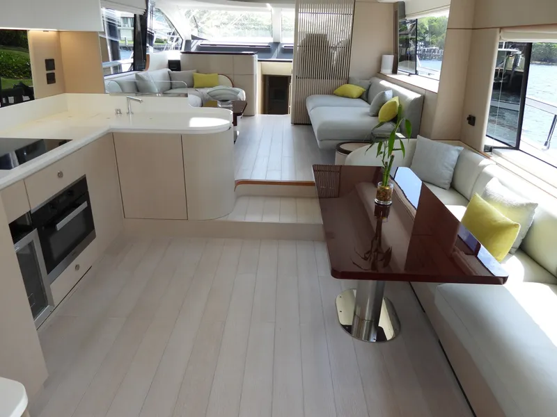 Slide: The Image of Azimut Fly 68 2023 - 3
