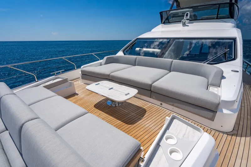 Slide: The Image of Azimut Fly 68 2023 - 33