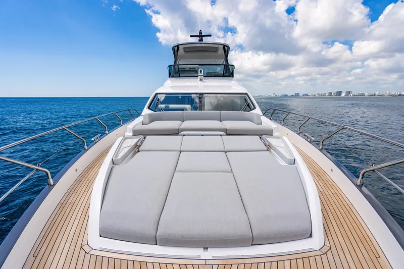 Slide: The Image of Azimut Fly 68 2023 - 34