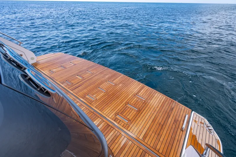 Slide: The Image of Azimut Fly 68 2023 - 35