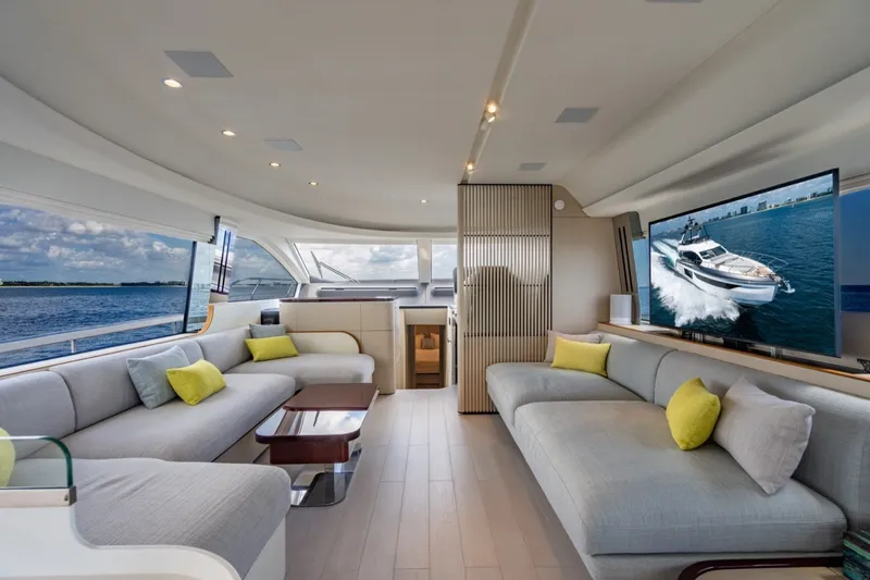 Slide: The Image of Azimut Fly 68 2023 - 7