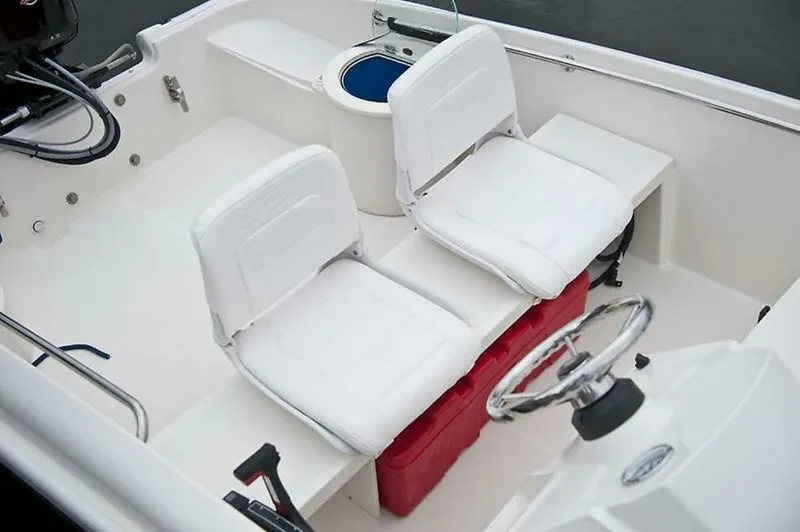 Slide: The Image of Boston Whaler 150 Super Sport 2018 - 32