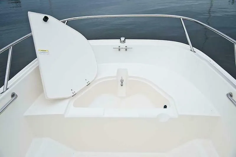 Slide: The Image of Boston Whaler 150 Super Sport 2018 - 34