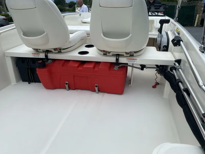 Slide: The Image of Boston Whaler 150 Super Sport 2018 - 6