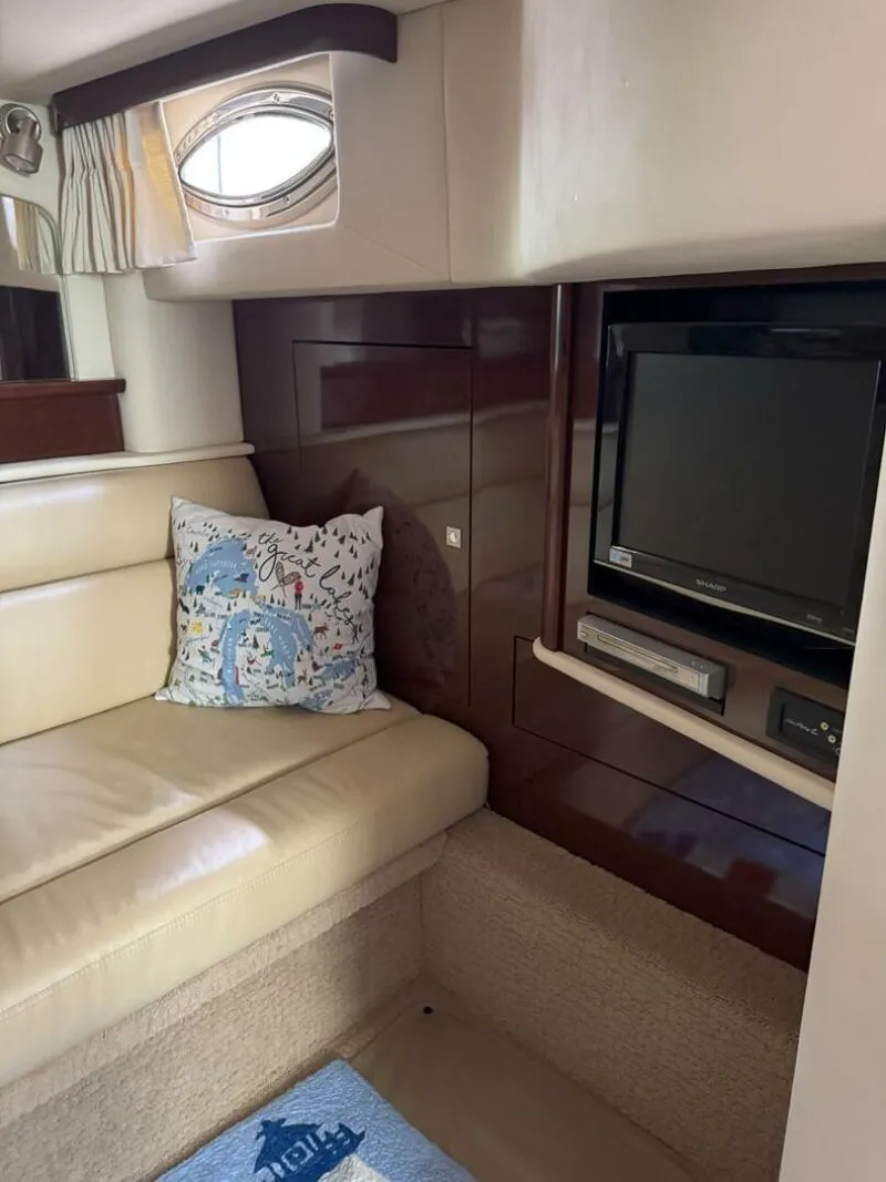 Slide: The Image of Sea Ray 440 Sundancer 2009 - 16