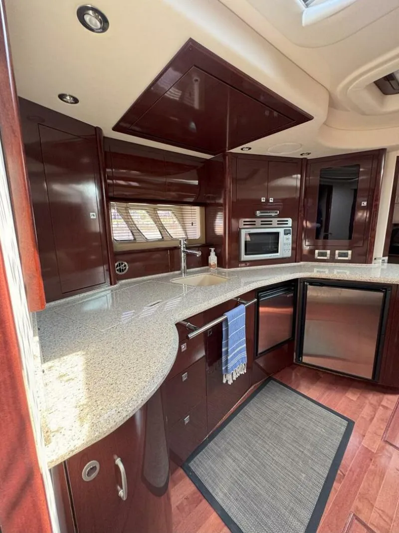 Slide: The Image of Sea Ray 440 Sundancer 2009 - 18