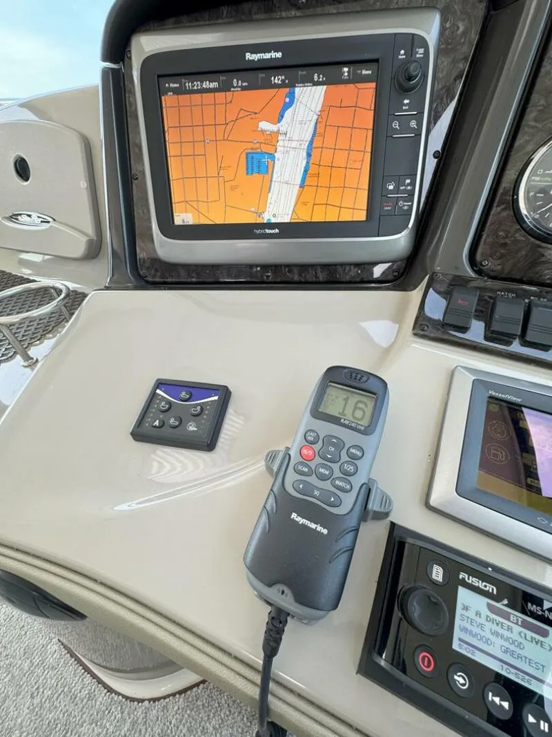 Slide: The Image of Sea Ray 440 Sundancer 2009 - 8