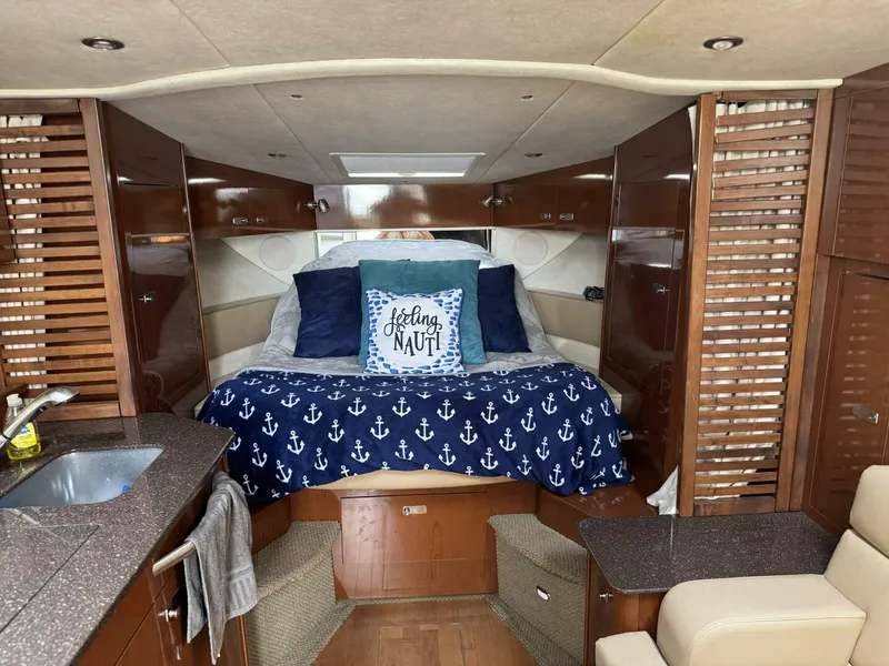 Slide: The Image of Sea Ray 370 Sundancer 2012 - 15