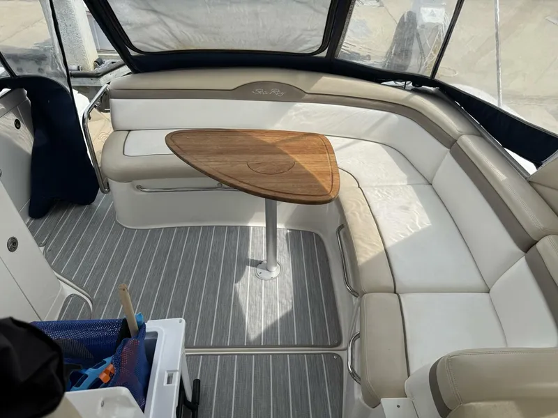 Slide: The Image of Sea Ray 370 Sundancer 2012 - 18