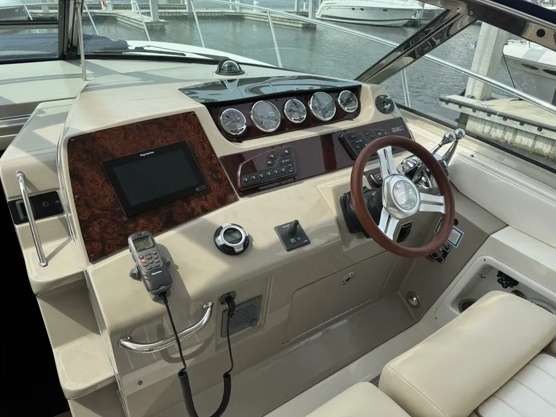 Slide: The Image of Sea Ray 370 Sundancer 2012 - 20