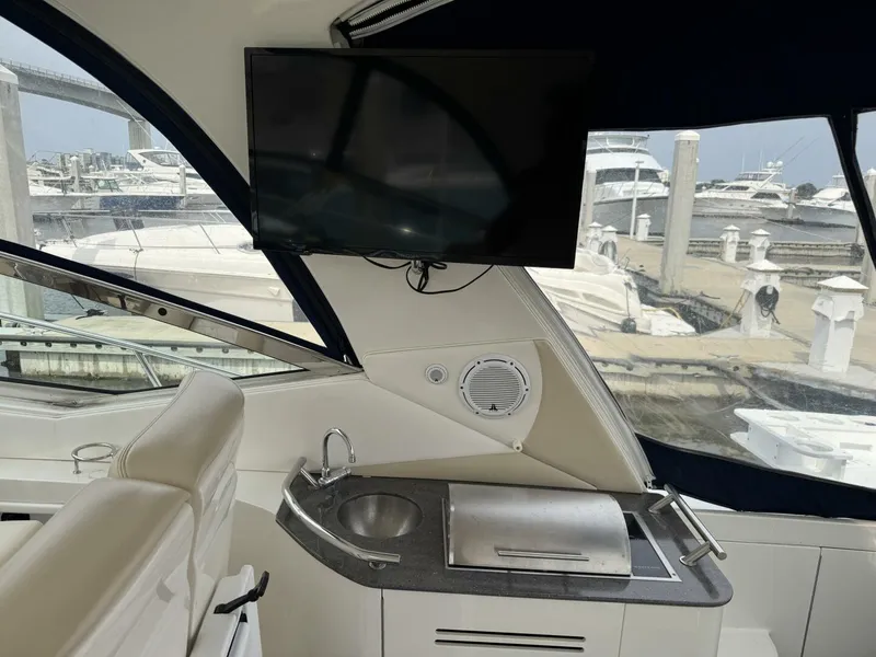 Slide: The Image of Sea Ray 370 Sundancer 2012 - 22