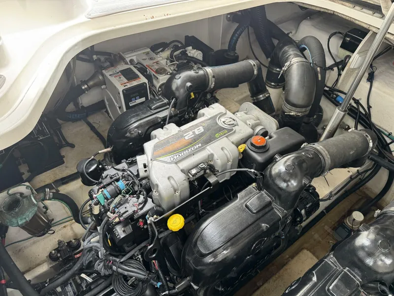 Slide: The Image of Sea Ray 370 Sundancer 2012 - 27