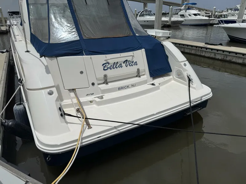 Slide: The Image of Sea Ray 370 Sundancer 2012 - 3