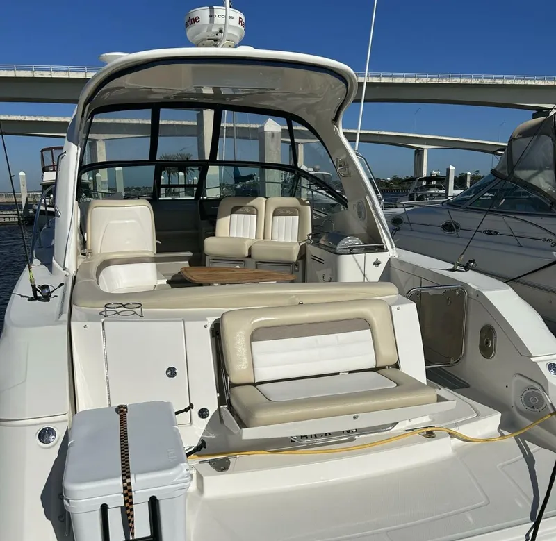 Slide: The Image of Sea Ray 370 Sundancer 2012 - 4