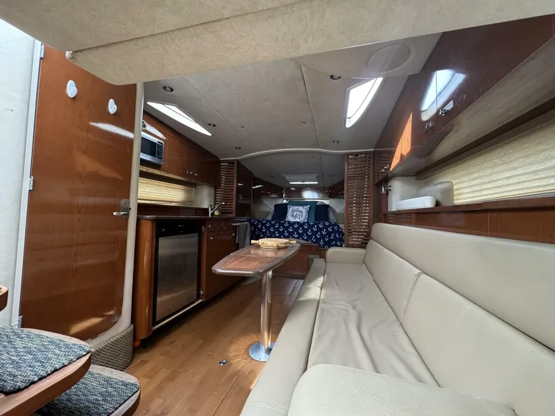 Slide: The Image of Sea Ray 370 Sundancer 2012 - 6