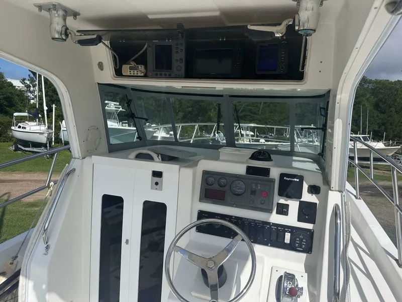 Slide: The Image of True World Marine TE 288 2003 - 5