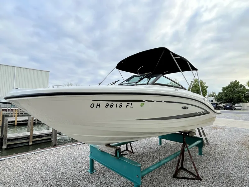 The Image of Sea Ray 19 SPX 2015 - 0