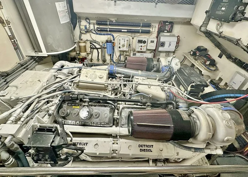 Slide: The Image of Hatteras Cockpit Motoryacht 1994 - 10