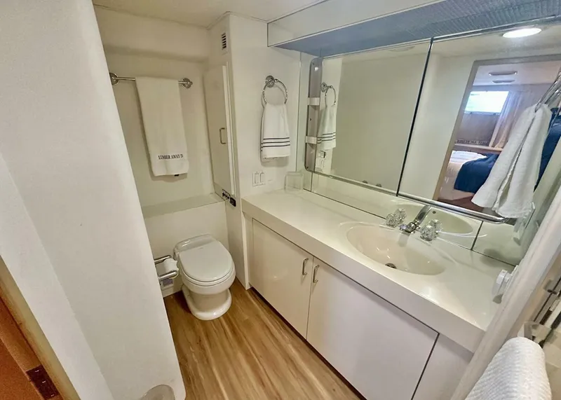 Slide: The Image of Hatteras Cockpit Motoryacht 1994 - 19