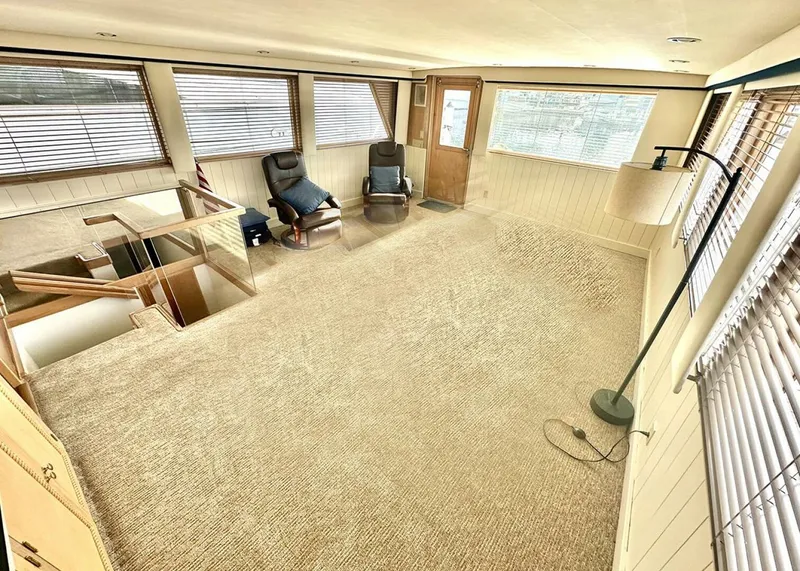 Slide: The Image of Hatteras Cockpit Motoryacht 1994 - 24