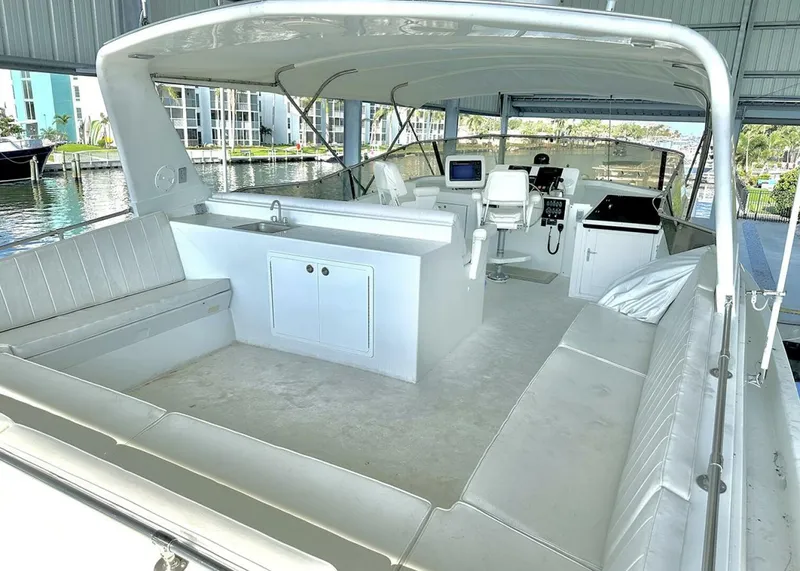 Slide: The Image of Hatteras Cockpit Motoryacht 1994 - 29