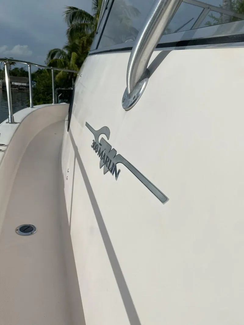 Slide: The Image of Grady-White Marlin 300 2005 - 10