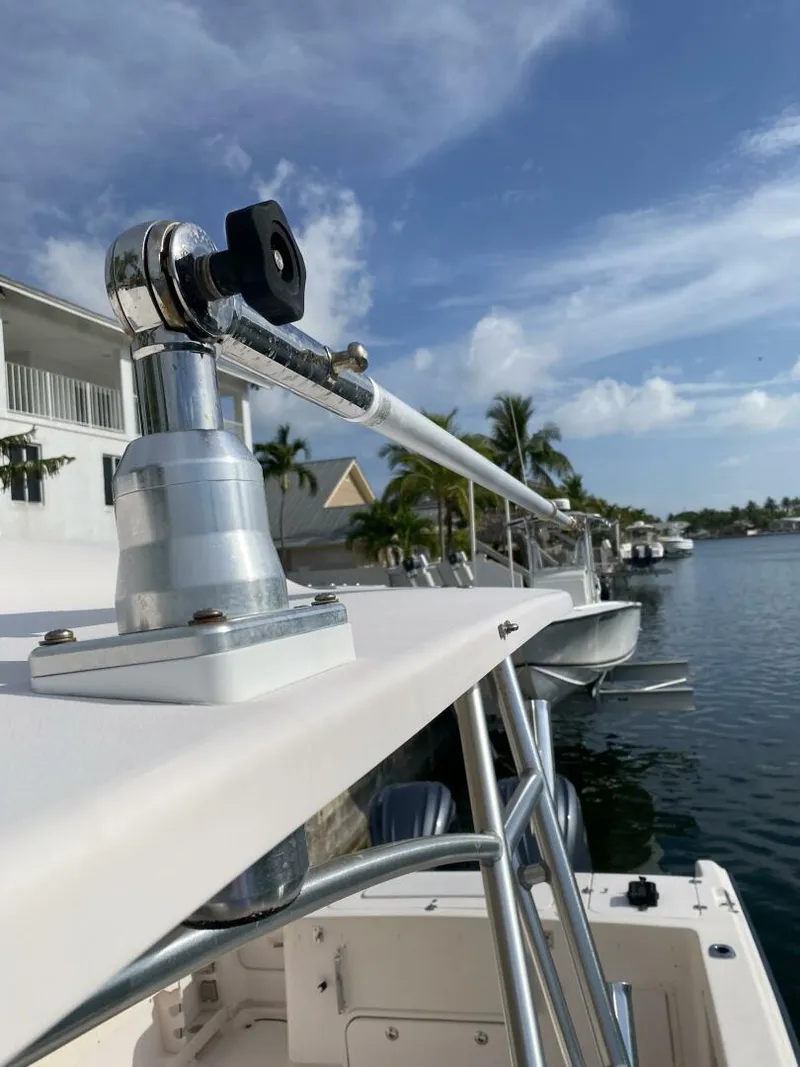 Slide: The Image of Grady-White Marlin 300 2005 - 11