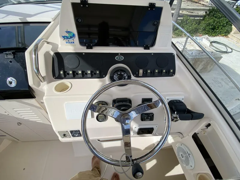 Slide: The Image of Grady-White Marlin 300 2005 - 4