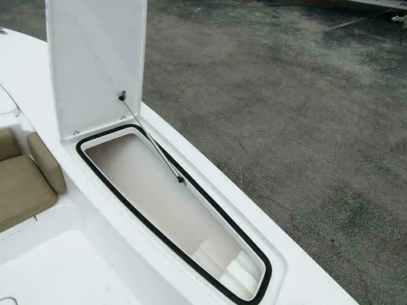 Slide: The Image of Blazer Bay 2550 GTS 2025 - 13