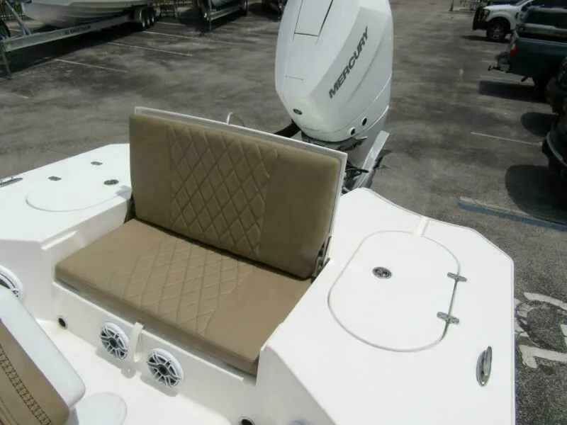 Slide: The Image of Blazer Bay 2550 GTS 2025 - 29