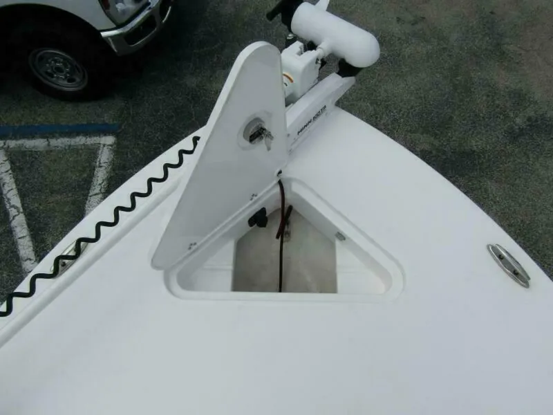 Slide: The Image of Blazer Bay 2550 GTS 2025 - 8