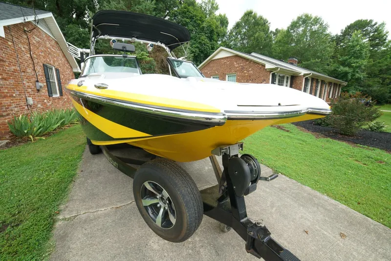Slide: The Image of Mastercraft X25 2014 - 15