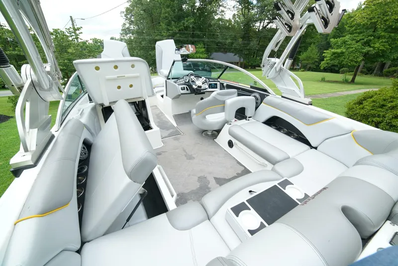 Slide: The Image of Mastercraft X25 2014 - 17