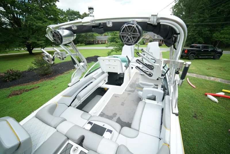 Slide: The Image of Mastercraft X25 2014 - 45