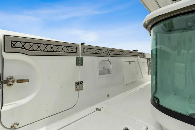 Slide: The Image of Wellcraft 352 Fisherman Center Console 2023 - 10