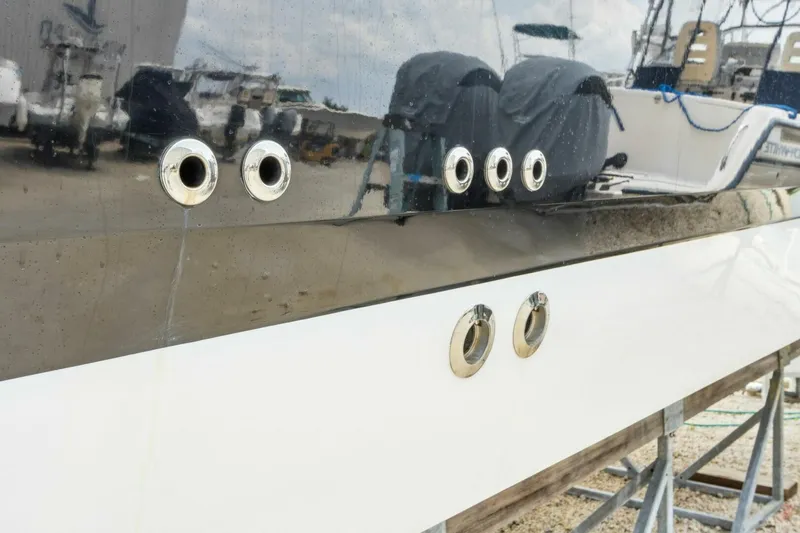 Slide: The Image of Wellcraft 352 Fisherman Center Console 2023 - 3