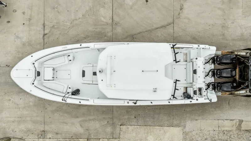Slide: The Image of Wellcraft 352 Fisherman Center Console 2023 - 31