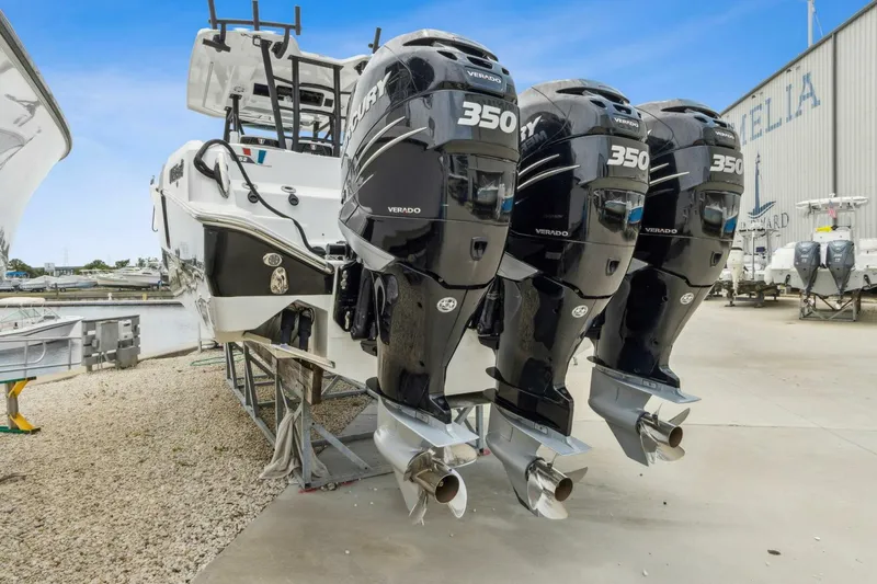 Slide: The Image of Wellcraft 352 Fisherman Center Console 2023 - 5