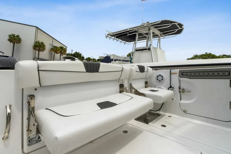 Slide: The Image of Wellcraft 352 Fisherman Center Console 2023 - 9