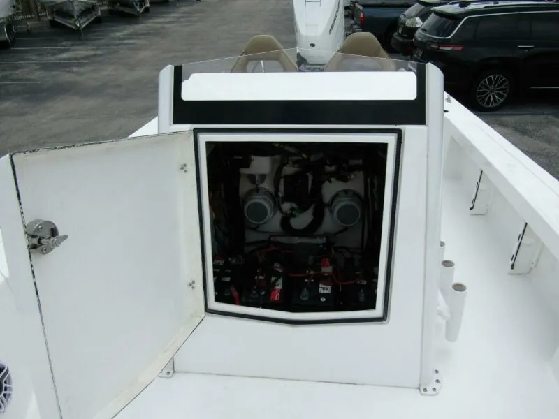 Slide: The Image of Blazer Bay 2550 GTS 2025 - 17