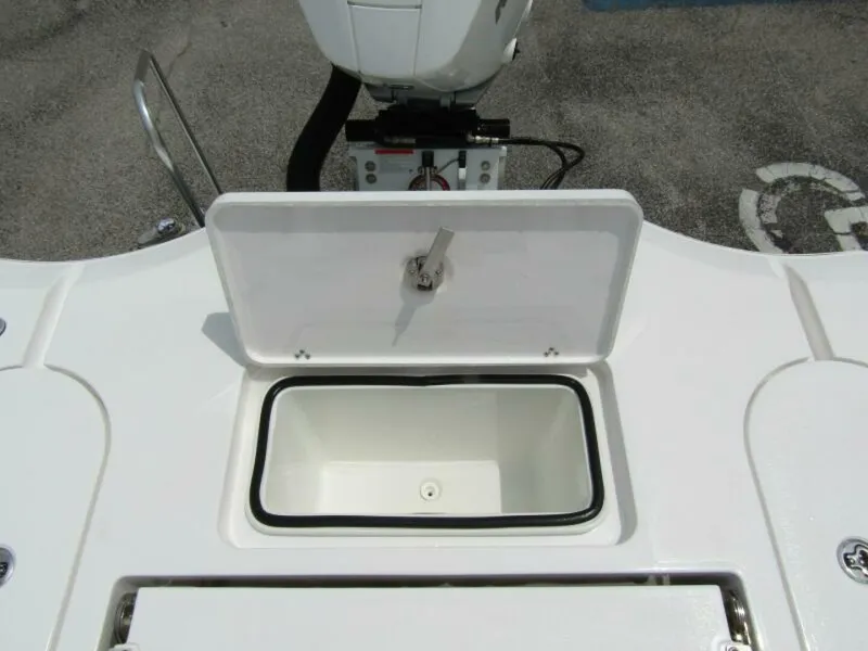Slide: The Image of Blazer Bay 2550 GTS 2025 - 31