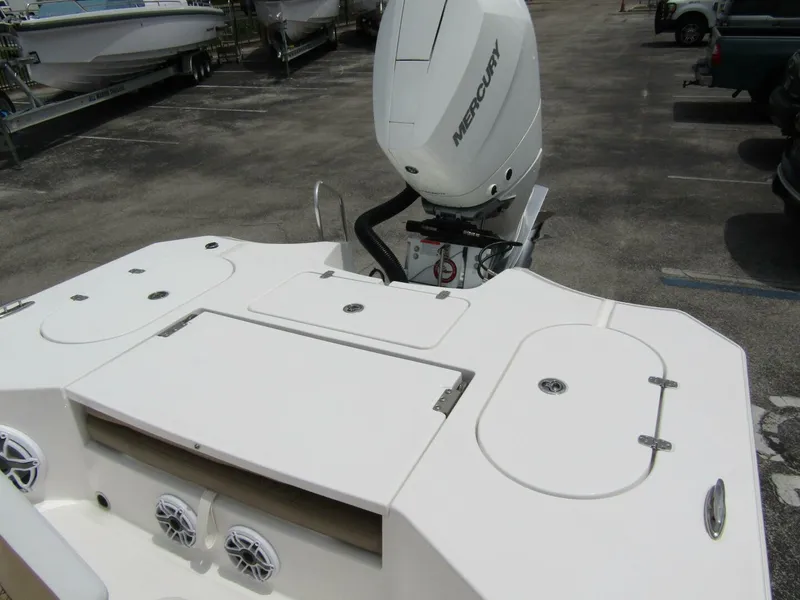Slide: The Image of Blazer Bay 2550 GTS 2025 - 28