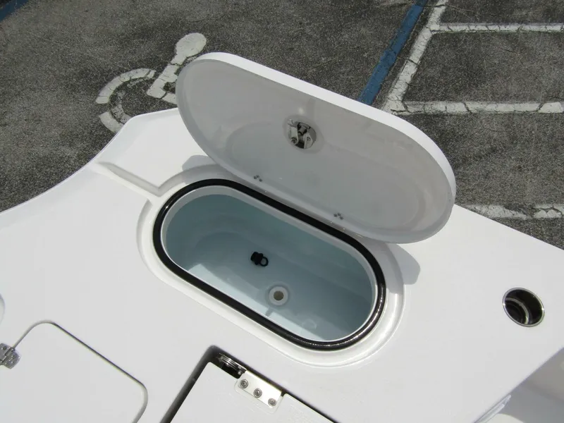 Slide: The Image of Blazer Bay 2550 GTS 2025 - 30