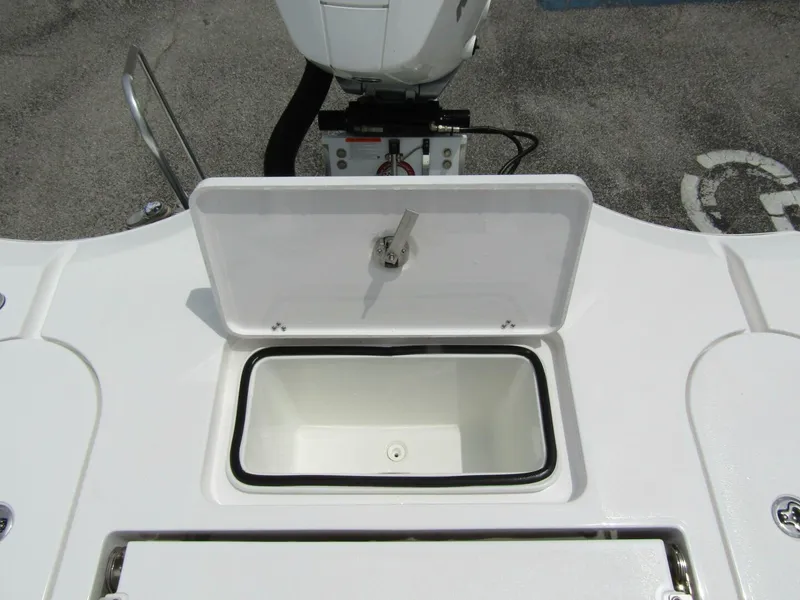 Slide: The Image of Blazer Bay 2550 GTS 2025 - 31