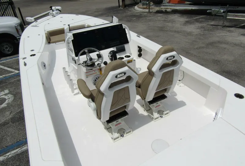 Slide: The Image of Blazer Bay 2550 GTS 2025 - 32