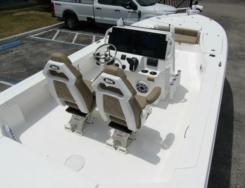 Slide: The Image of Blazer Bay 2550 GTS 2025 - 33