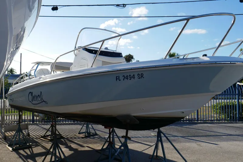 Slide: The Image of Boston Whaler 210 Dauntless 2020 - 2